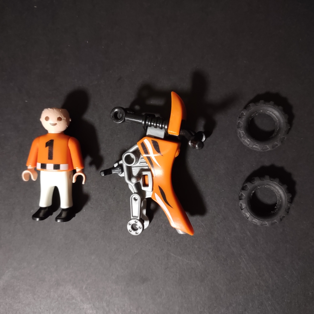 Playmobil special Kinder - Motocross 4698  2009 * Parts *